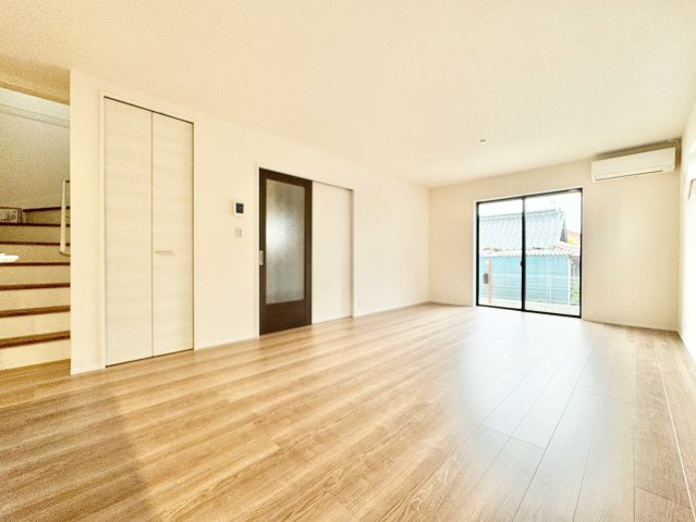 リーブルガーデン　瀬戸市今林町　全3棟のその他|家族が自然と集まる広々としたリビング。お子様の成長を見守りながら過ごせます。									
									