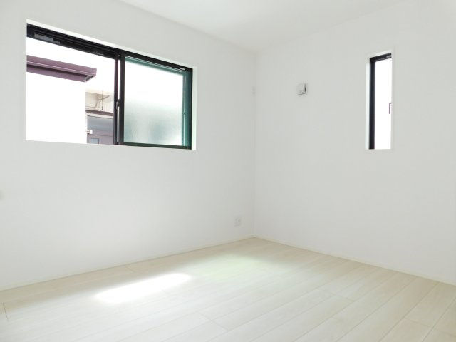 名古屋市東区矢田３丁目の新築一戸建の洋室|◇洋室◇　　南面で明るい洋室５．４帖　全居室収納完備！