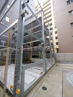 ガーラグランディ川崎榎町の駐車場