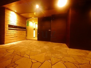 ガーラグランディ川崎榎町のエントランス