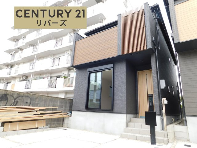 名古屋市東区矢田４丁目の新築一戸建の外観|☆１号棟☆　　いつでも見学できます♪（お問合せ当日、平日、水曜、夜間でもＯＫ）　名鉄「矢田」駅徒歩３分！　３沿線利用できる好立地♪　駐車並列２台可！　床暖房や食洗機など設備充実！