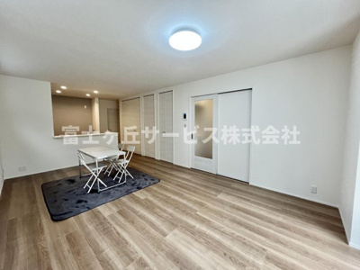 【居間・リビング】 | 豊橋市仁連木町 59期 新築一戸建て | リビングダイニングです