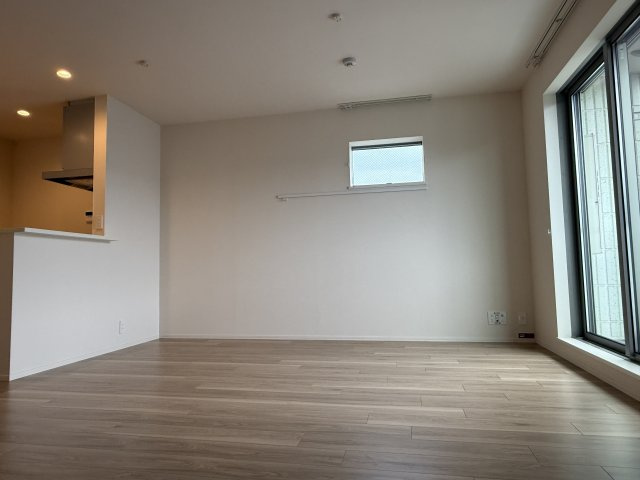 Ｒｅｓｉｄｅｎｃｅ　ｋｏｔｏｂｕｋｉの居間・リビング|同建物別室参考写真