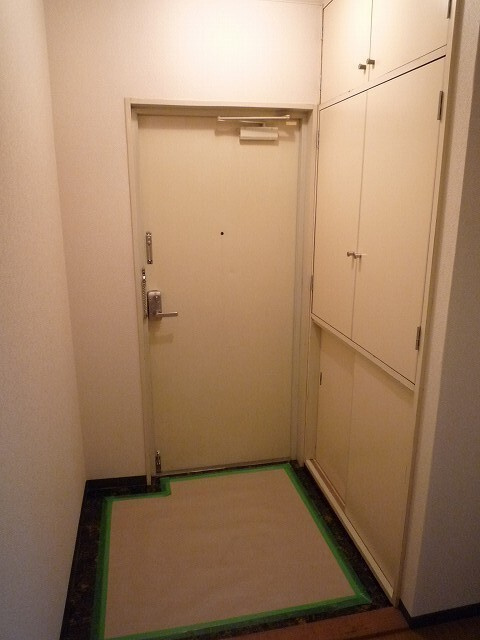 スリービレッヂの玄関