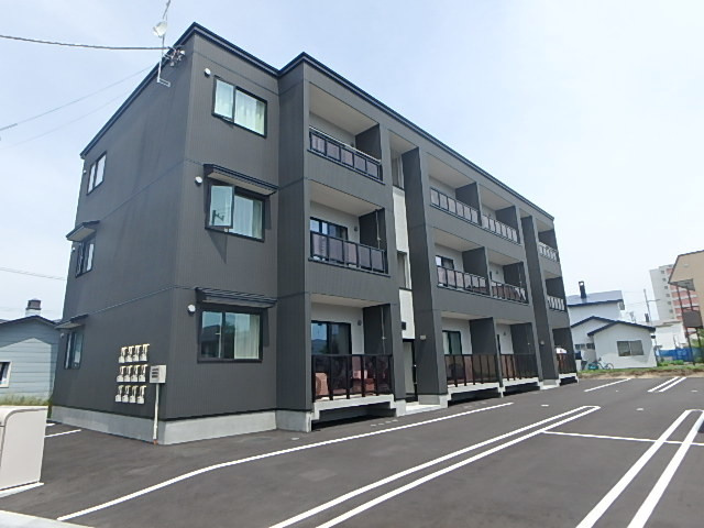 苫小牧市栄町１丁目のアパート