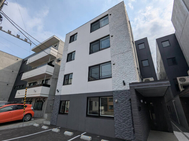 札幌市中央区北十三条西１６丁目の賃貸マンション