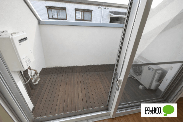 ＫＧ　Apartmentsのバルコニー