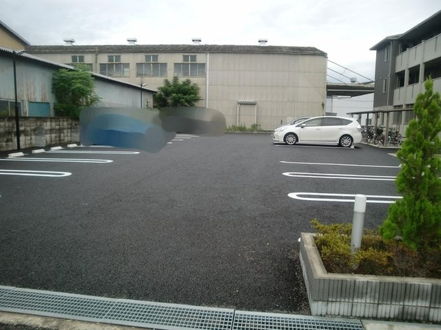 ハイグレードみずほ野の駐車場