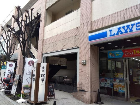 大阪市中央区東心斎橋１丁目の店舗一部