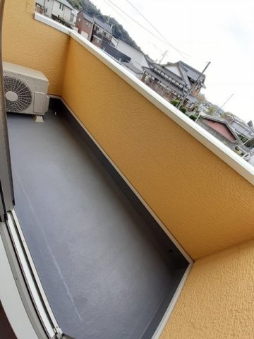 ラ　ヴィ　ベール弐番館のバルコニー