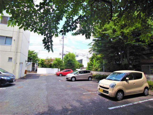 ヒルサイドコート松戸の駐車場