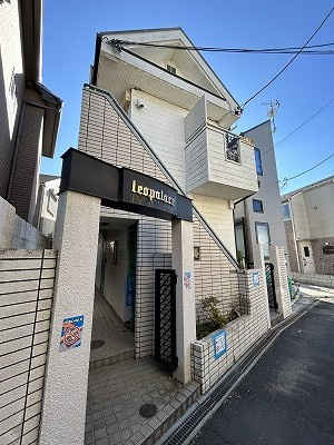 レオパレス新高円寺第一の外観