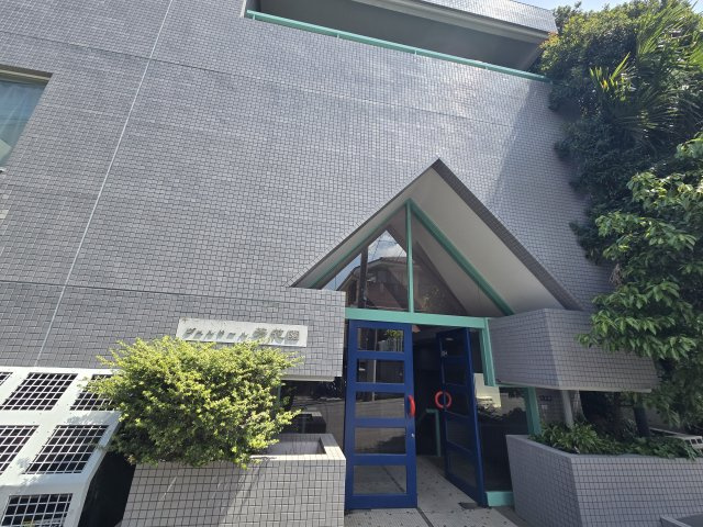 ヴェルドール芳花園のエントランス