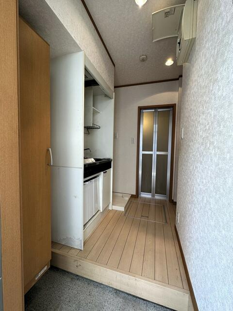 横浜市神奈川区三ツ沢東町のアパートの玄関