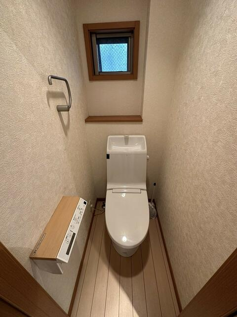 横浜市神奈川区三ツ沢東町のアパートのトイレ