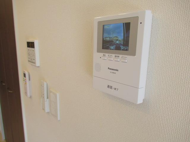 エリティエの内装|カメラ付インターホン