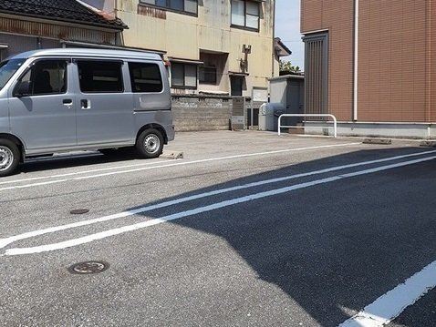 カーサ・エスコンディドの駐車場|駐車場があるので、車を買う予定の方も安心です