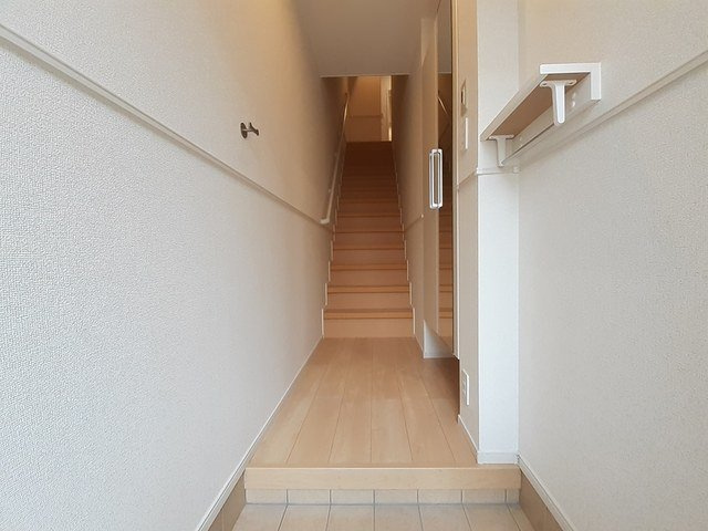 ラパン町村　Ⅱの玄関|明るい玄関です