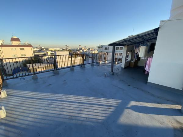 昭和マンションのバルコニー|屋上