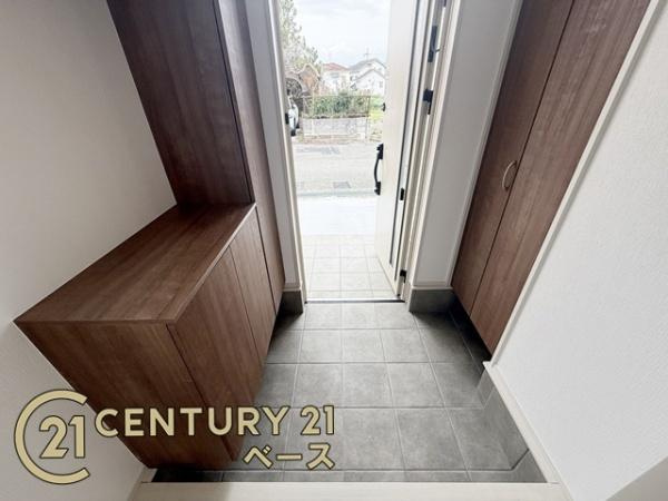 ファーストタウン五条畑 ２号棟 ／新築一戸建の玄関|■玄関にはシューズインクローゼットもありすっきり片付きます！