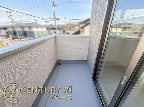 ファーストタウン五条畑 ２号棟 ／新築一戸建のバルコニー|■日当たりの良いバルコニーを２ヶ所完備！
