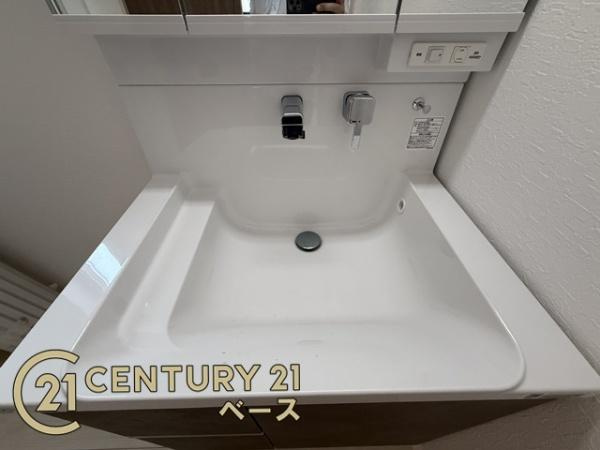 ファーストタウン五条畑 ２号棟 ／新築一戸建の独立洗面台|■タッチレスなので洗面台の清掃もラクラク！