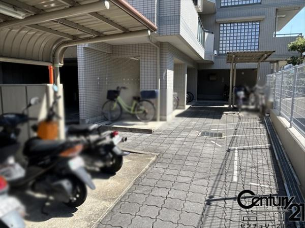 ローレルコート桜井のその他共用部分|■現地撮影写真■こちらは駐輪場です！