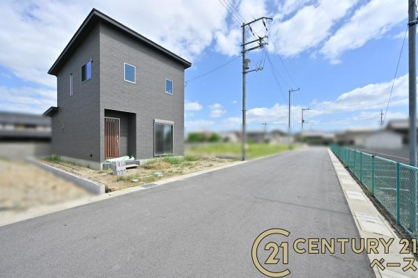 御所市御門町 ／新築一戸建の前面道路含む現地写真|■現地撮影写真■前面道路約６ｍと広々開放的です！