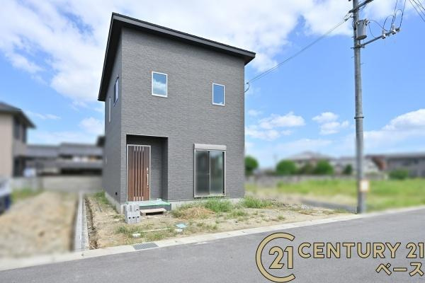 御所市御門町 ／新築一戸建の外観|■現地撮影写真■JR和歌山線『御所駅』まで徒歩１３分の便利な立地です！お気軽にお問い合わせください！