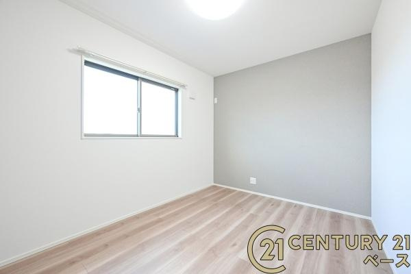 御所市御門町 ／新築一戸建の洋室|■現地撮影写真■日当たりのよい明るい雰囲気の洋室です！