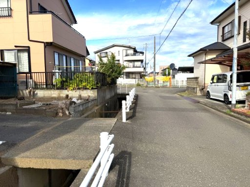 【前面道路含む現地写真】の画像