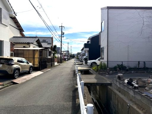 【前面道路含む現地写真】の画像