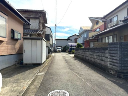 【前面道路含む現地写真】の画像