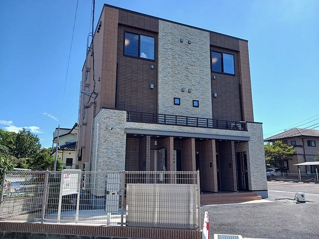 シャリオ　バシェ