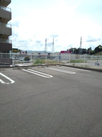 サンシャイン多々良　Ａの駐車場