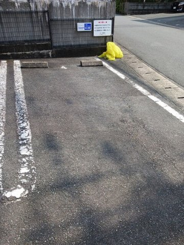 レグルスの駐車場