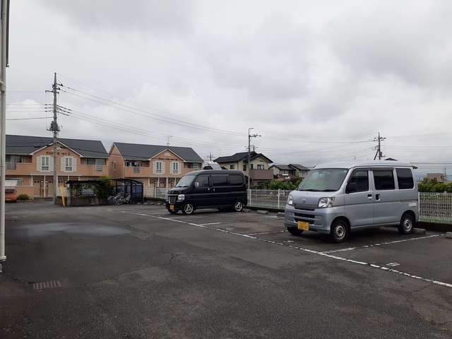 ヴェルドミールＹ・Ａの駐車場