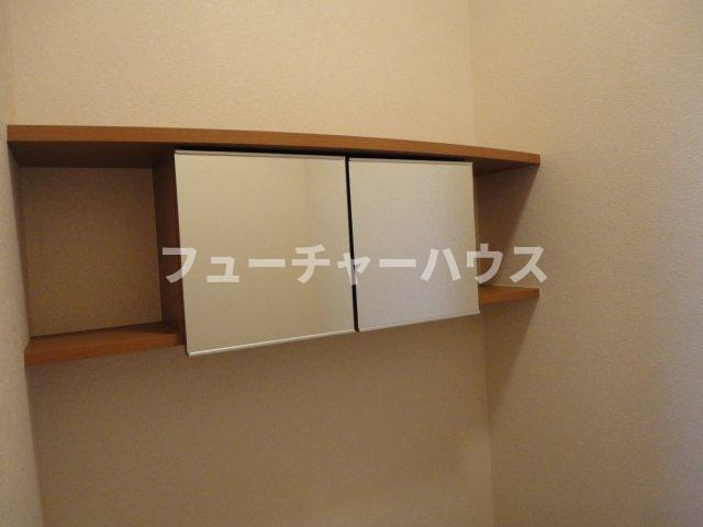 ソレイユ　シャトーのその他|トイレ戸棚