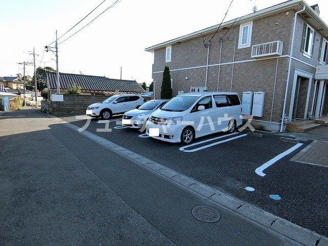 カーサ　プラシードの駐車場|駐車場に車を止められます