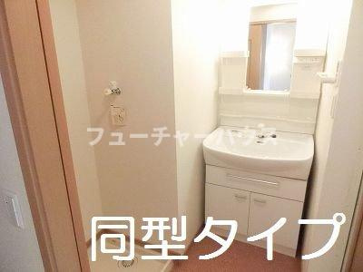 カーサ　プラシードの洗面所|明るい洗面所です