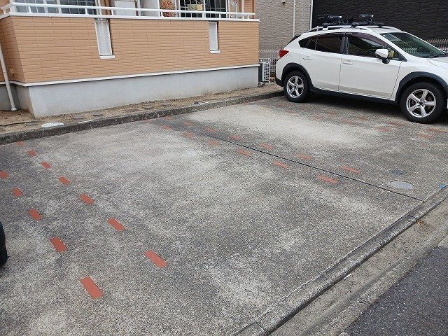アンジュの駐車場