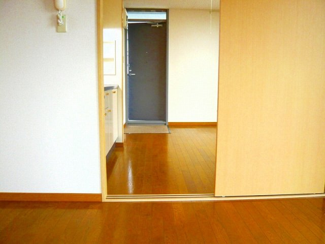 レオパレスグリーンハイツＡの玄関