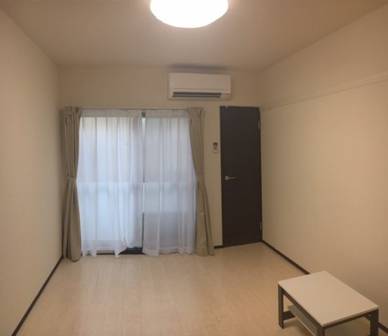 クレイノシャンドフルールの居間・リビング