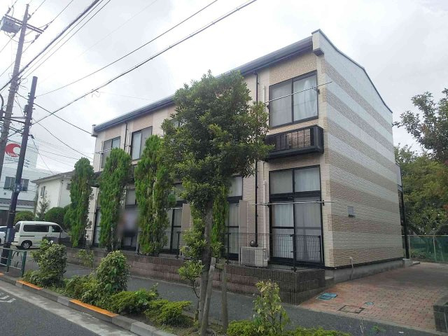 レオパレスレーべンス　シュロスの外観