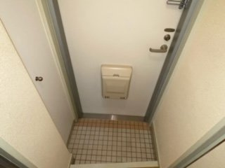 レオパレスエステート千舟の玄関|備品や設備仕様は号室等により異なります現地をご確認下さい。