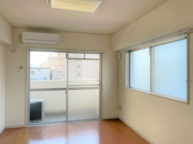 レオパレスエステート千舟の居間・リビング|備品や設備仕様は号室等により異なります現地をご確認下さい。
