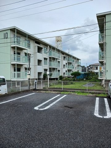 ハーモニーの駐車場