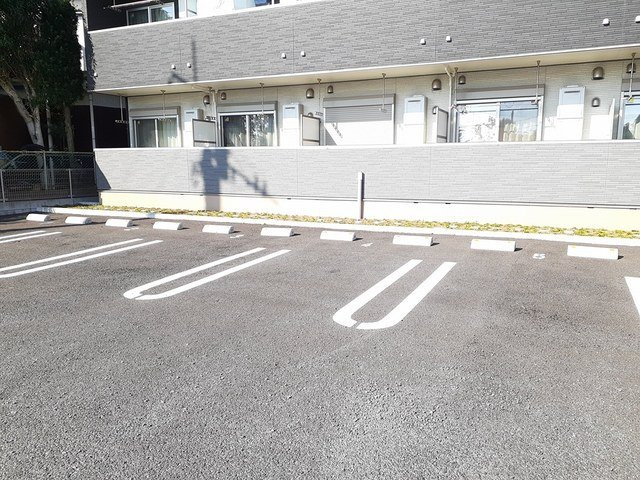 キングキャッスル　弐番館の駐車場