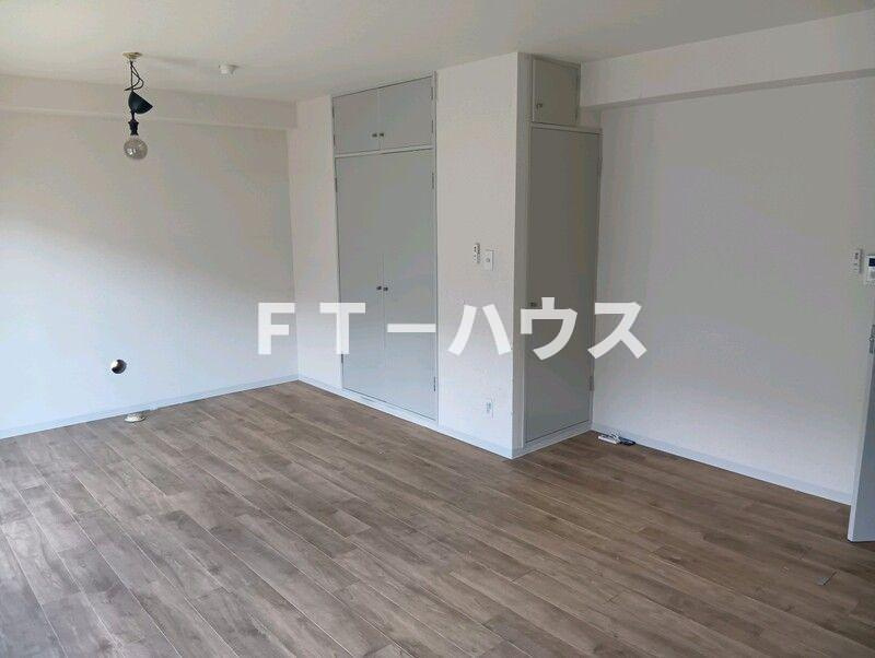ラ・セゾンの居間・リビング