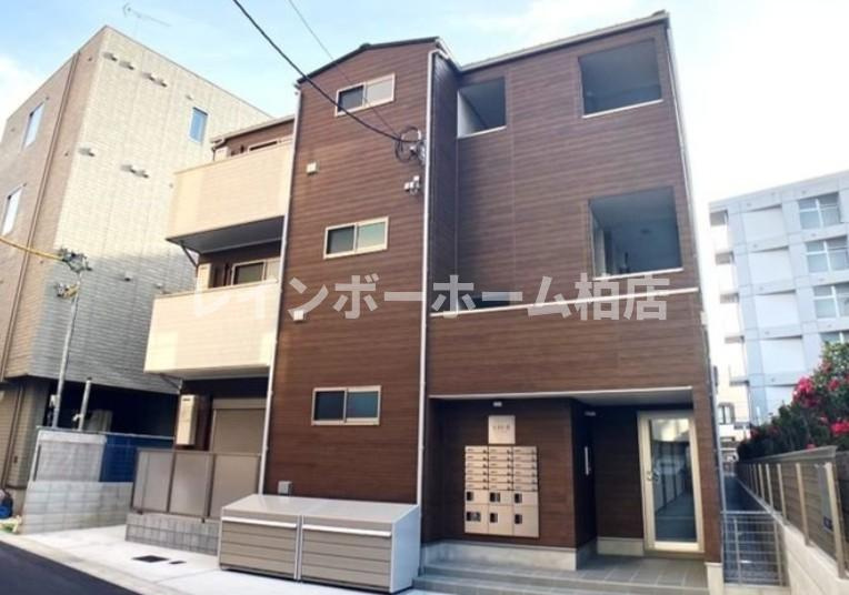 特典：仲介手数料が無料です!!のエントランス